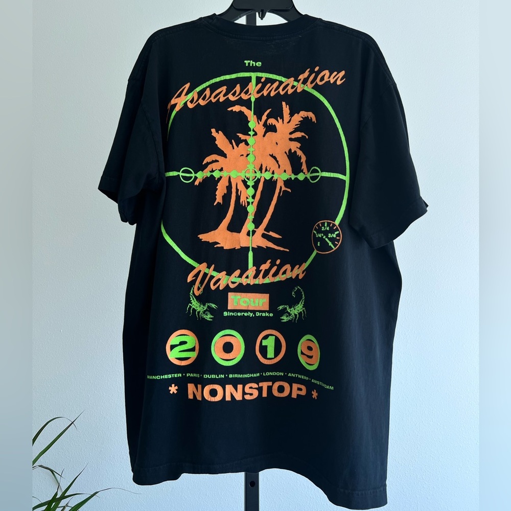 Authentic Pre owned Drake assassination vacation tour merch T shirt x large